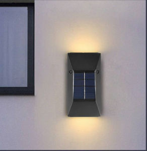 Nieuwe trapeziumvormige wandlamp op zonne-energie bovenste en onderste wandlamp buiten IP65 waterdichte lamp voor binnentuin