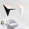 Creatieve smeedijzeren speciaal gevormde driehoekige wandlamp Nordic Minimalistische slaapkamer Nachtkastje Studie Hotelkamer Spiegelkoplamp
