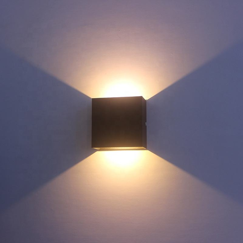 Slanke wandmontage Led-ijdelheidsverlichting Badkamerspiegel boven kastverlichting Zachte zilveren lichtgevende witte lamp Aangepaste decoratieve CCT