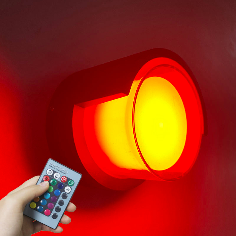 Nieuwe 5W Waterdichte Acryl Art Deco Muur Led Licht Buitenverlichting Wandkandelaar Rgb met Afstandsbediening