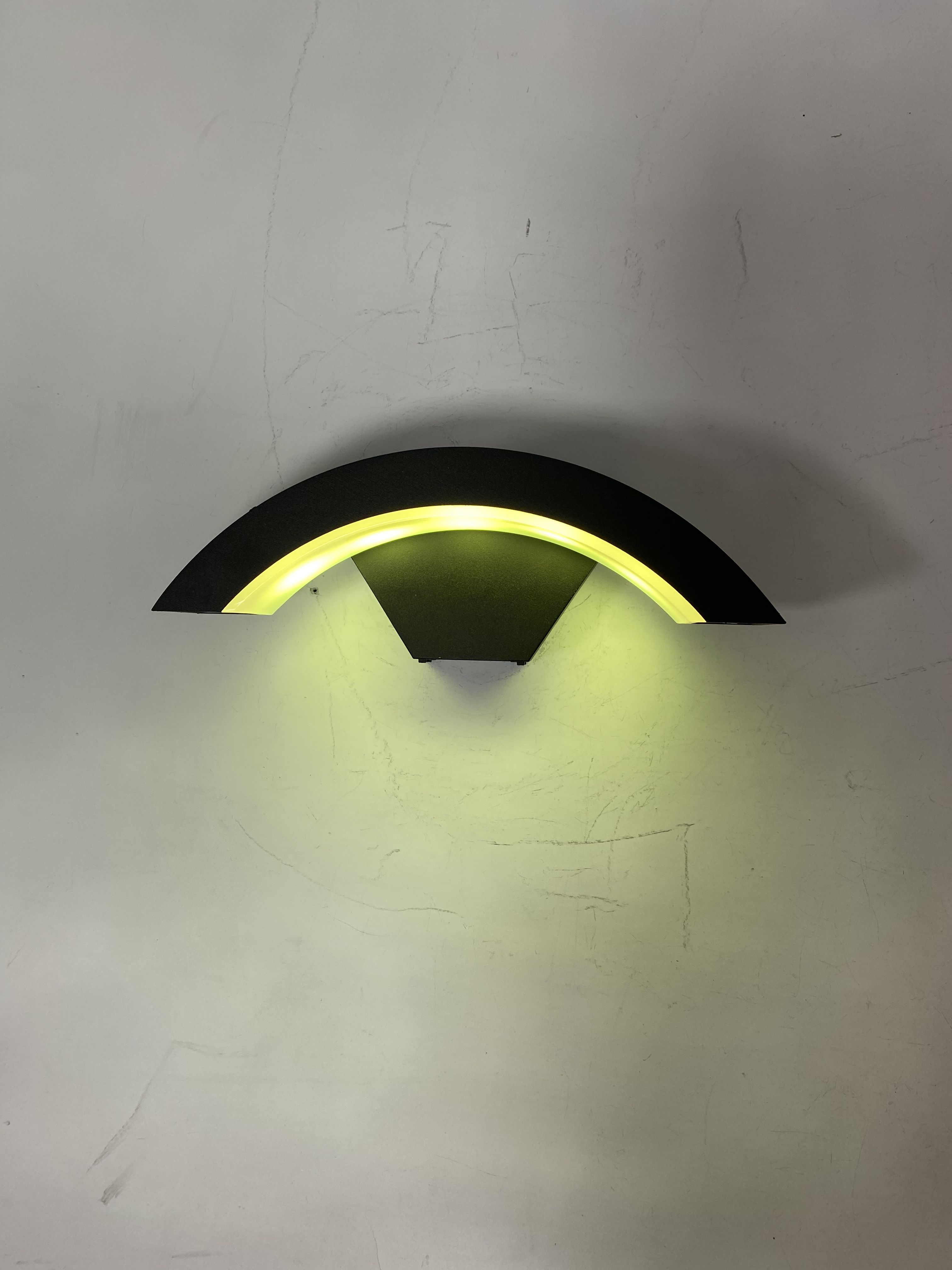Tuya intelligente wandlamp LED intelligente wandlamp IP65 waterdichte kleurrijke modieuze decoratieve wandlamp
