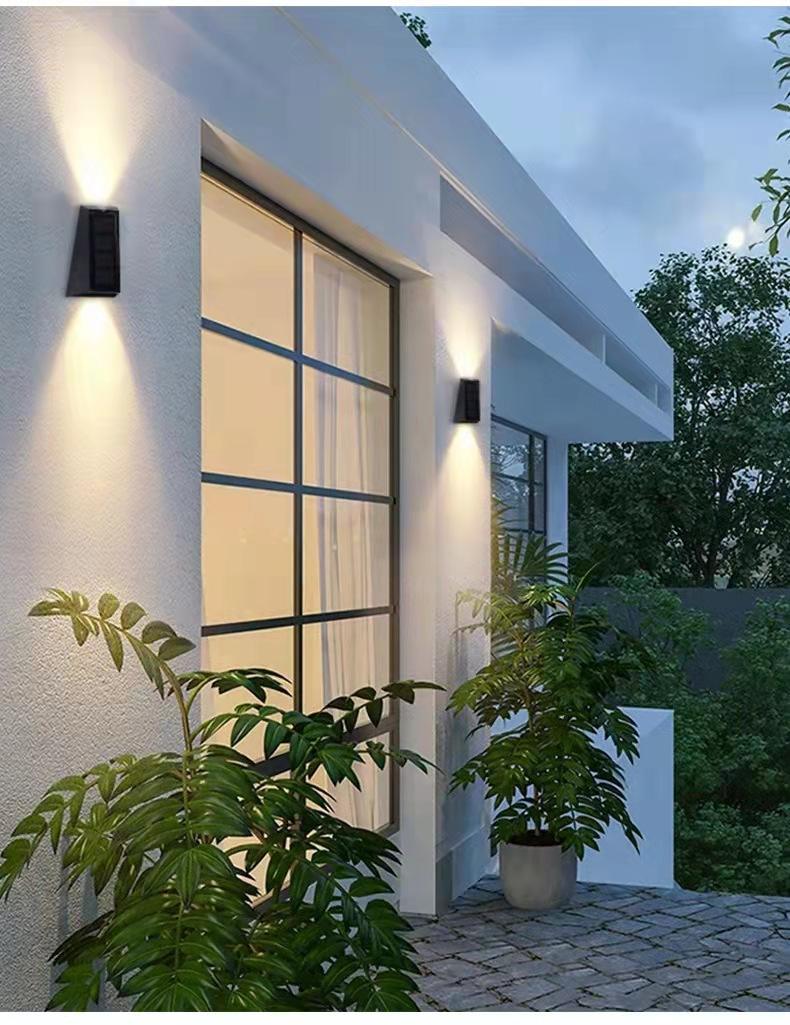 Nieuwe trapeziumvormige solar wandlamp up en down wandlamp buiten IP65 waterdichte lamp voor binnentuin