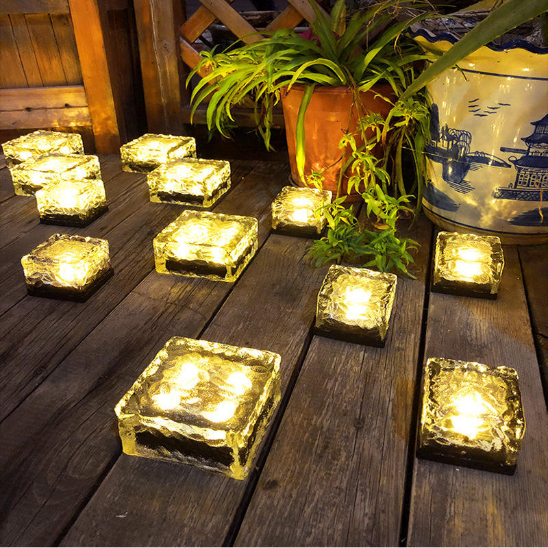 Kleurrijke zonne-verlichting ijsvormig licht buiten led-lichtmuur Zonne-tegellamp vierkante lamp ijsvormig decoratief licht zonne-begraven lamp IP65 waterdichte stap buitendecoratie