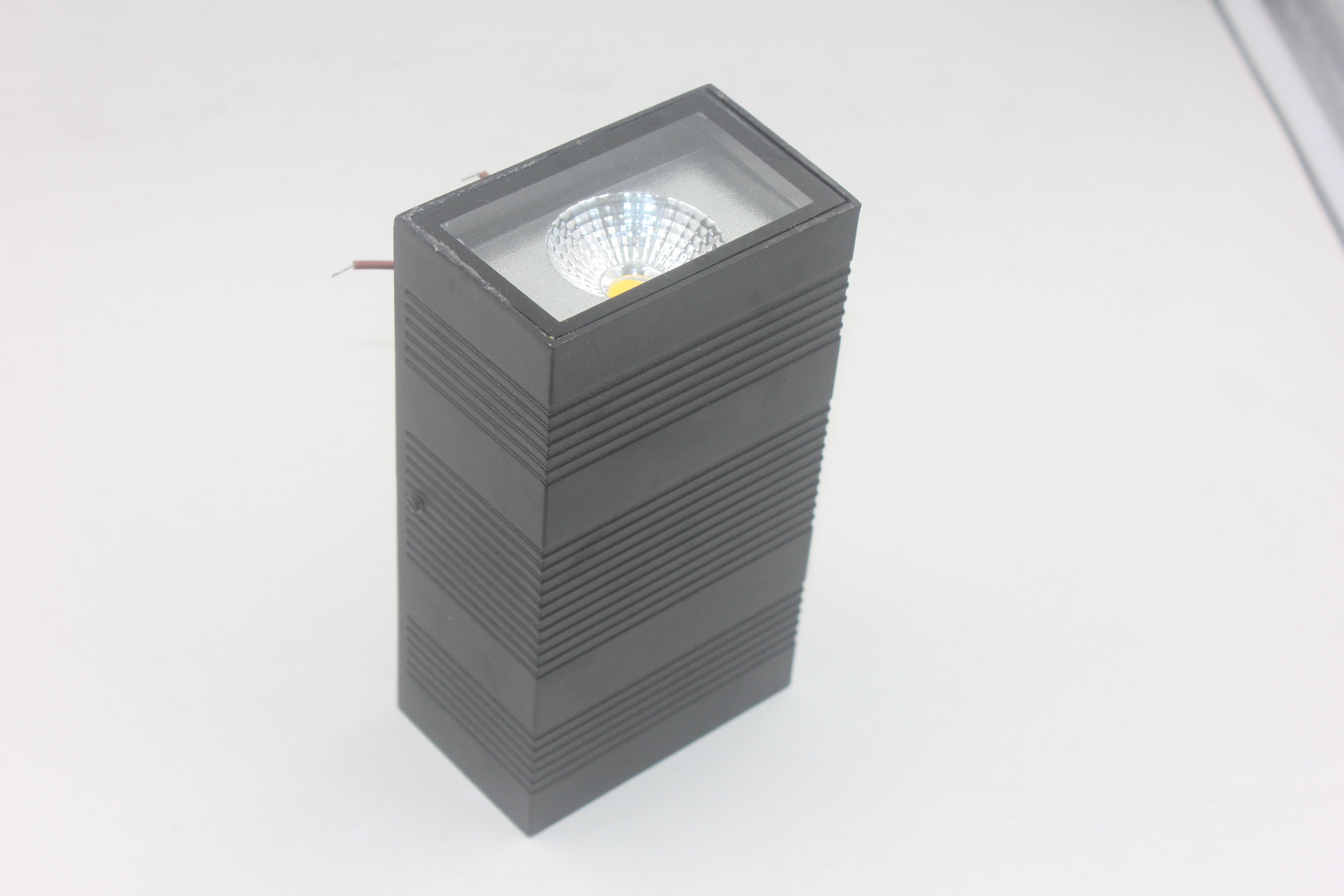 Up and Down COB moderne LED-wandlampen 12W binnenverlichting wandgemonteerde waterdichte wandkandelaar