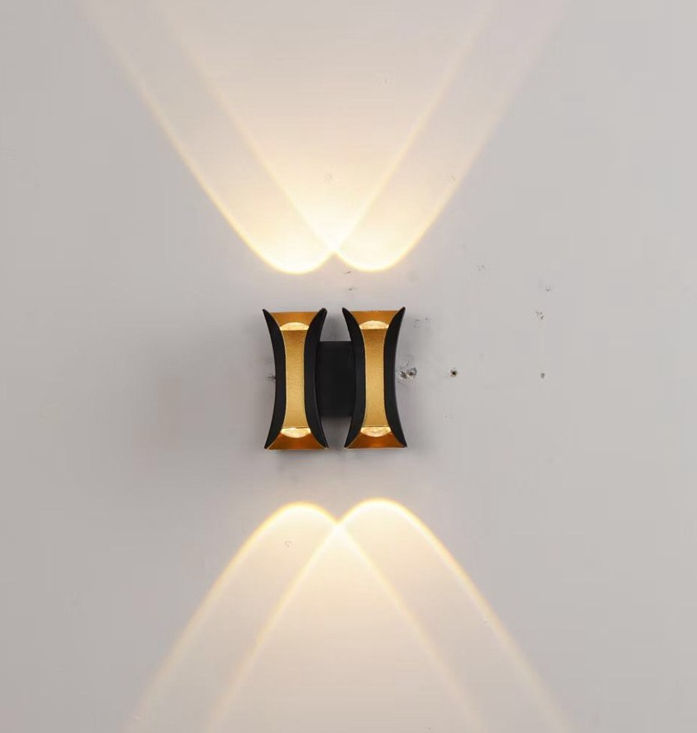 Nieuwe waterdichte LED Black Long Strip Wandlamp voor RGB Outdoor Balkon Aluminium Veranda Tuin Blaker Villa Wandlamp Armatuur
