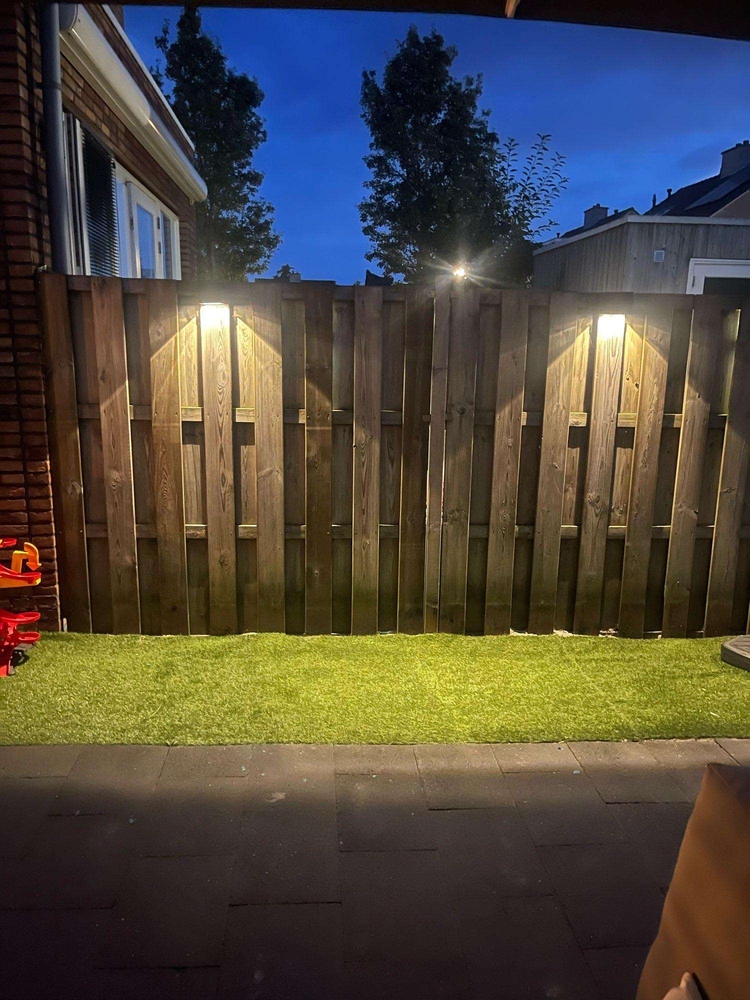 LED Solar Outdoor Light Control Inductie Binnenplaats Decoratie Solar Fence Wandlamp Halfronde energiebesparende straatverlichting