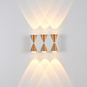 Slanke wandmontage Led-ijdelheidsverlichting Badkamerkastverlichting Zachte lichtgevende lamp Aangepaste decoratieve wandlamp