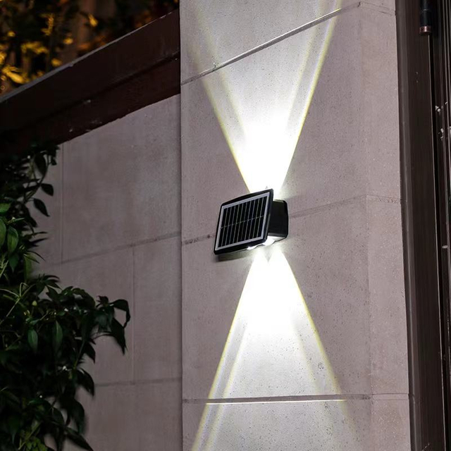 Zonne-schijnwerper Foco LED-lamp Waterdichte zonne-verlichting Apparaten Schijnwerpers Muur Tuin Zonne-verlichting Buiten