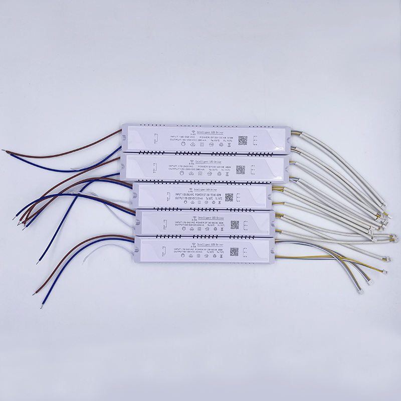 LED-verlichtingstransformatoren 2.4G Driver Voeding led-adapter driver 4-weg 160-288W Hoge kwaliteit Veilig 