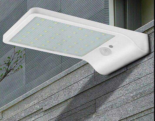 2023 Led cob zonnelamp IP65 buitensportsensor wandlamp waterdicht tuinlamp schijnwerper van hoge kwaliteit en goedkoop
