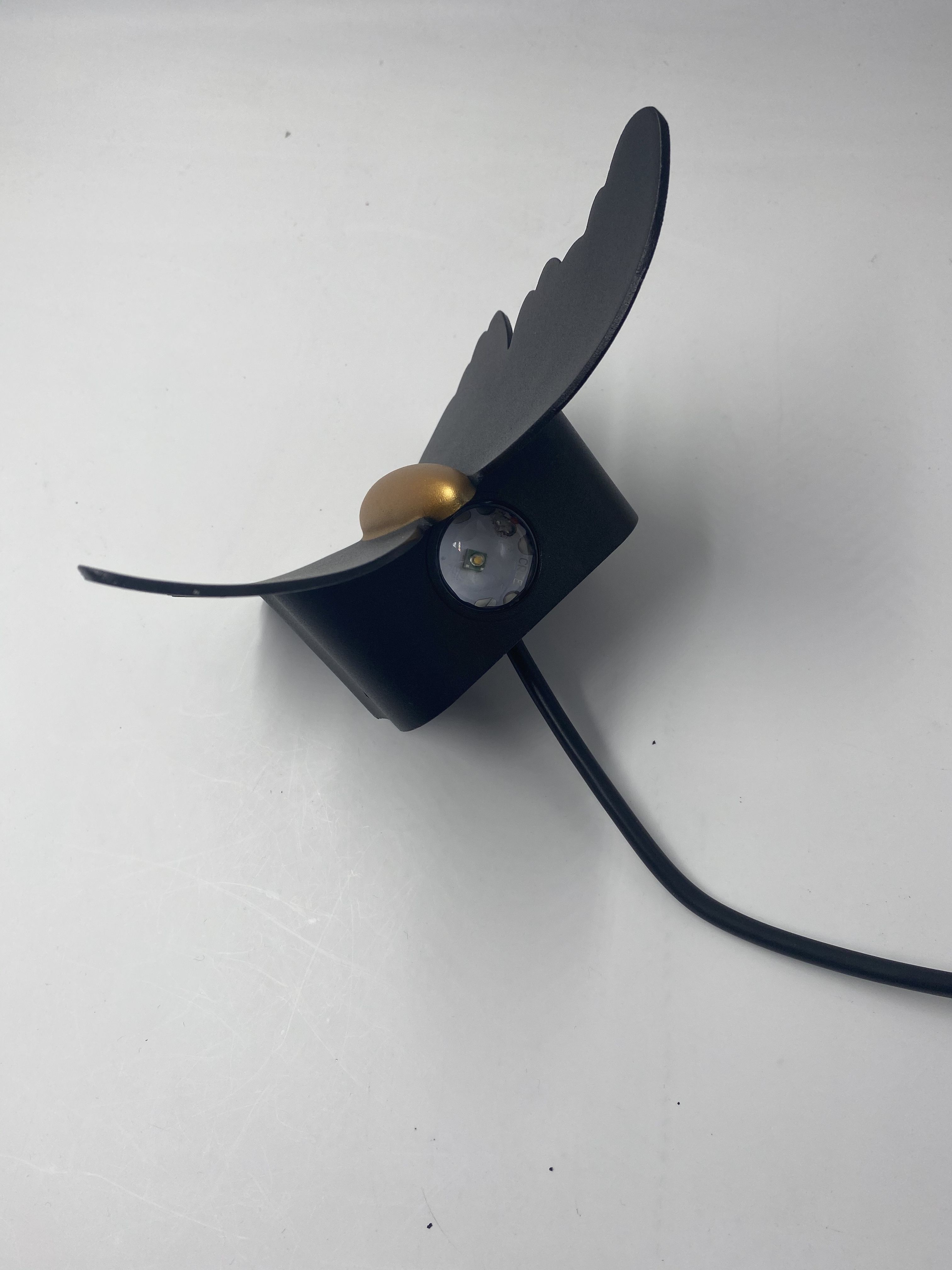 zomer Hot selling vlindervormige buitenwandlamp IP65 waterdichte wandlamp voor tuindecoratie gangpad beugellicht