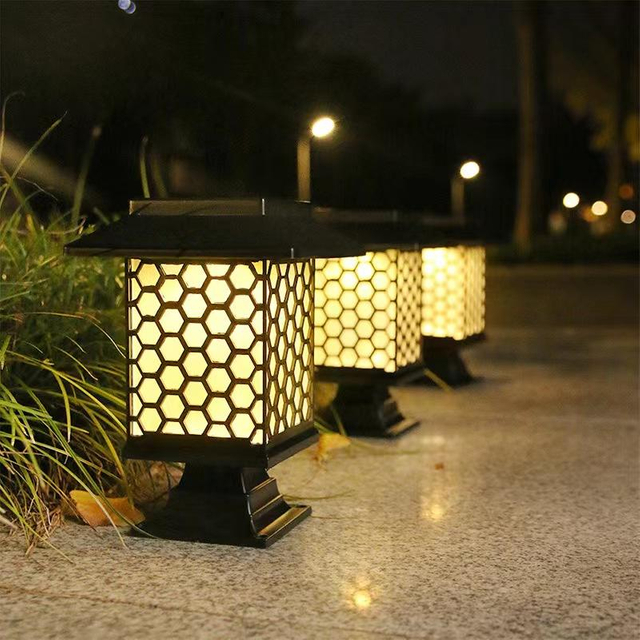 Huistype Outdoor Waterdichte LED-zonnelamp Zonne-gazonlamp Mini-zonnelamp Tuinaangedreven Cottage Style Spike Spot Klein huis