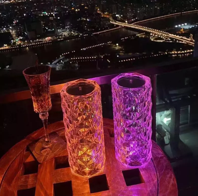 Romantische bureaulamp Hotel bureaulamp Hot bureaulamp Touch Rose RGB afstandsbediening Tafellamp Crystal Charge LED Strip Rose Lamp Romantisch 16 kleuren nachtlampje