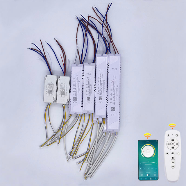 2.4g LED-stuurprogramma Drie kleurentemperatuurstuurprogramma Intelligent stuurprogramma 48-576W LED-verlichtingstransformatoren Veilige 2.4G-stuurprogramma's van hoge kwaliteit Voeding Led-adapterstuurprogramma