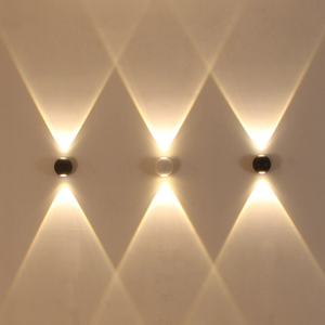 Hoogwaardige waterdichte led-wandlamp voor buiten, omhoog en omlaag gemonteerd met prestaties