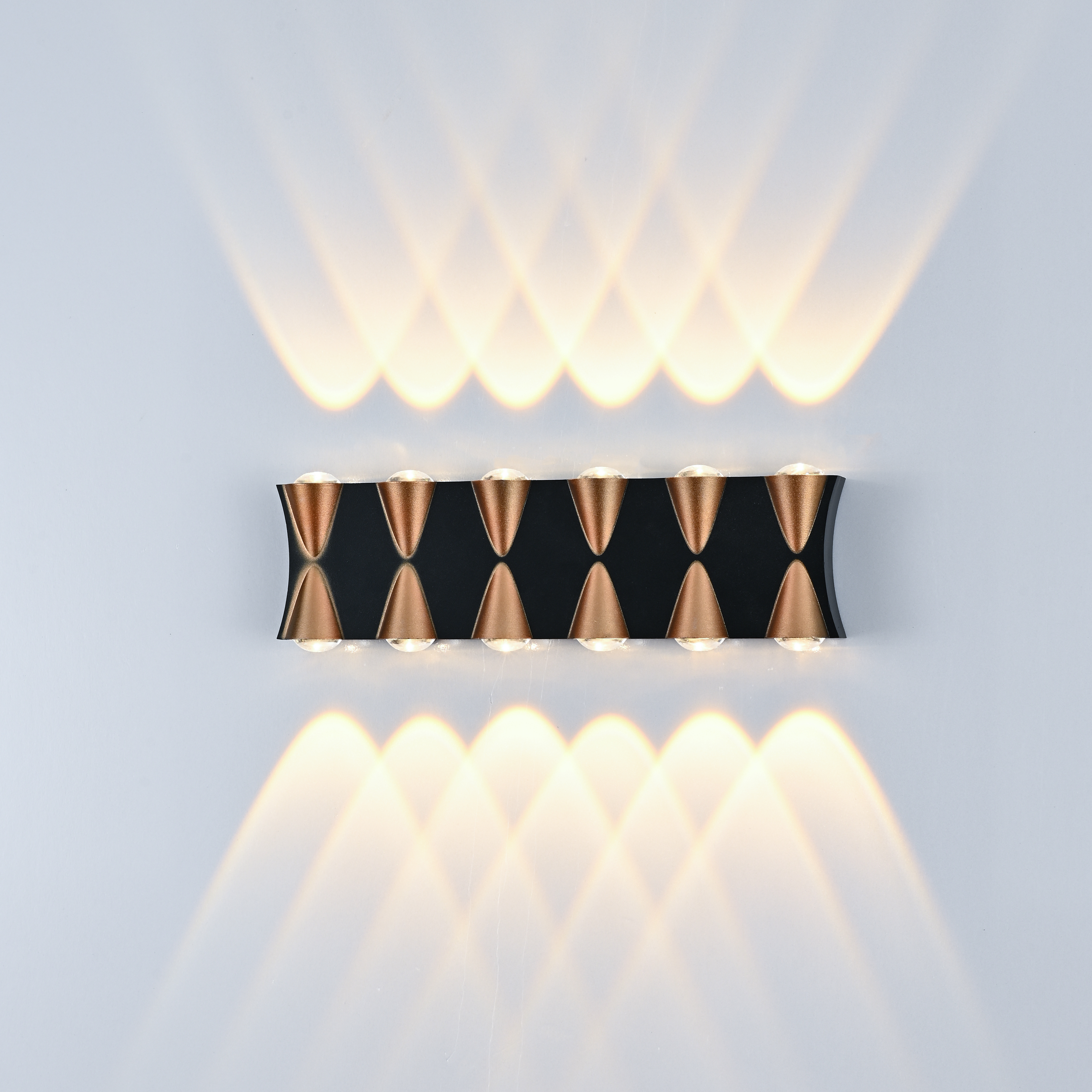 Slanke wandmontage Led-ijdelheidsverlichting Badkamerkastverlichting Zachte lichtgevende lamp Aangepaste decoratieve wandlamp