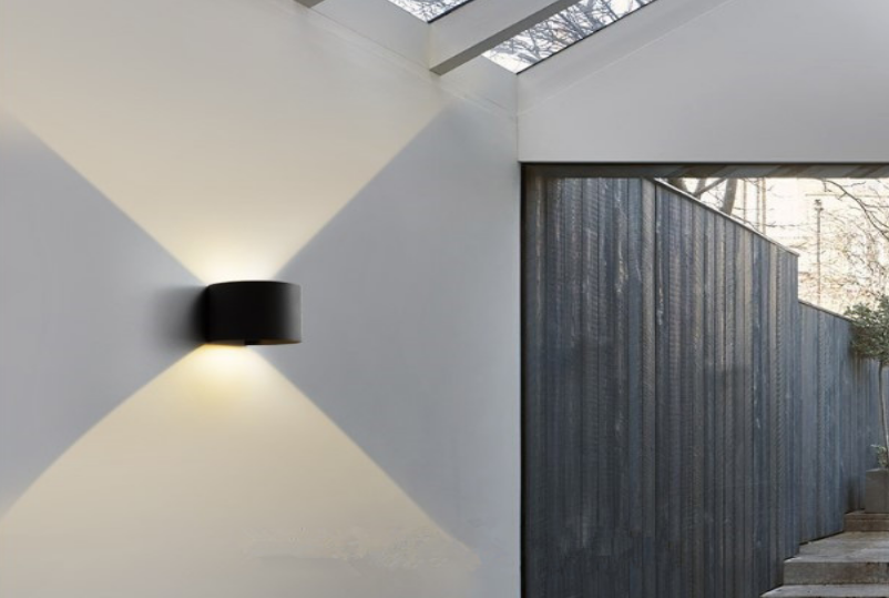 Decoratieve led-licht moderne halfronde waterdichte wandlamp en buitenverlichting op en neer wandverlichting