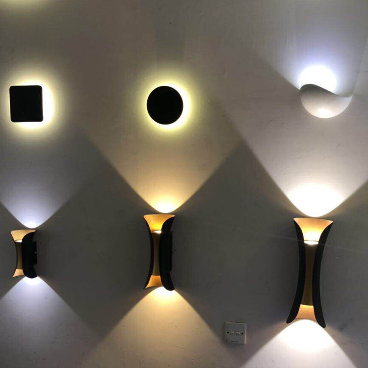 Nieuwe Outdoor Waterdichte Wandlamp IP65 10W 12W LED Wandlamp voor Tuin Nordic Moderne Heldere Armaturen versieren Art Restaurant