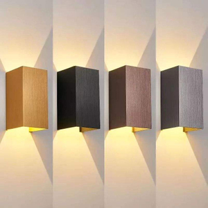 12W led-wandlamp buiten LED-wandkandelaar IP65 waterdichte vierkante metalen schotverlichting