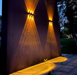 LED-lamp op zonne-energie wandlamp buiten veranda tuin waterdichte wandlamp omhoog en omlaag lichtgevend