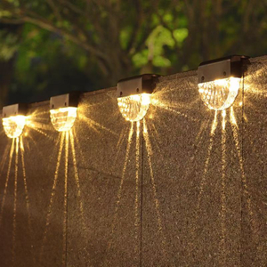 Warm Wit LED Solar Lamp Trap Outdoor Tuinverlichting Waterdichte Zonne-energie Balkon Licht Decoratie voor Patio Trap Hek