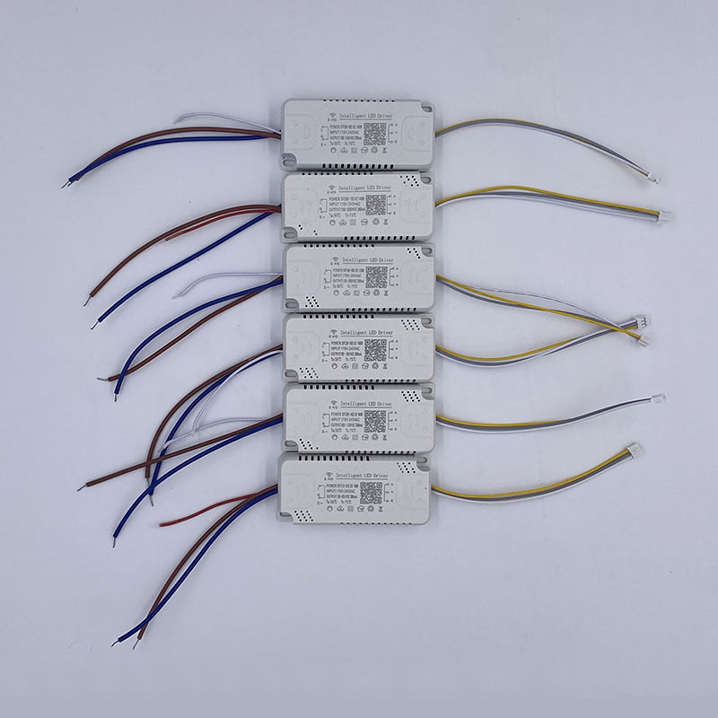 LED-verlichtingstransformatoren 2.4G Driver Voeding led-adapter driver 4-weg 160-288W Hoge kwaliteit Veilig 