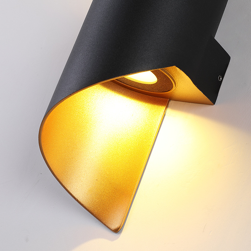 Outdoor Wandlamp Waterdicht Balkon Led Super Bright Gangpad Trappen Eenvoudige Inductie Buitenmuur Villa Entree Binnenplaats IP65