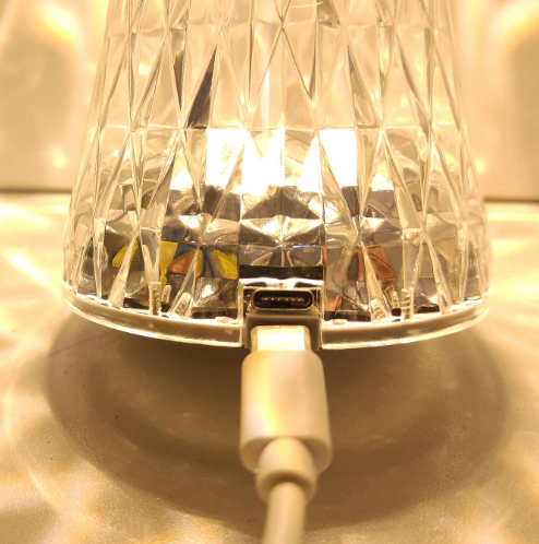 RGB Acryl Kristallen tafellamp biedt een creatieve sfeer decoratieve kleine nachtlamp Oplaadbare tafellamp
