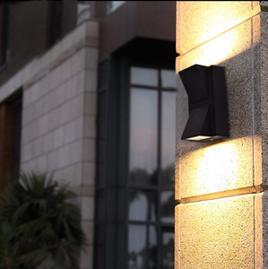 5W 12W LED-lamp Buitenverlichting Waterdichte lamp Moderne aluminium op en neer geleide wandlamp Exterieur Tuin Yard Veranda Licht