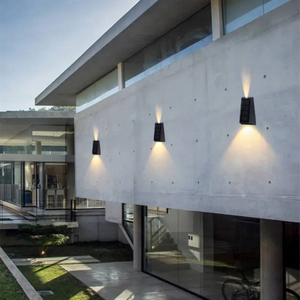 Solar Wall Outdoor Garden Home Wandlamp Waterdicht Up en Down Lighting Lamp Decoratieve Garden Wandlamp